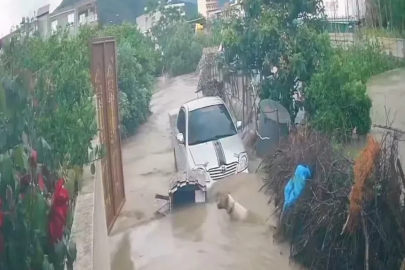 Hatay'da selde kaybolan 2 kişi aranıyor (2)