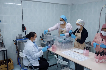 ‘Dijitalde Hayat Kolay' projesiyle desteklenen girişimci kadınlar dünyaya açıldı