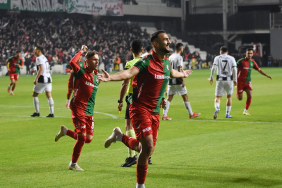 Karşıyaka'da Ömer Faruk beklemede