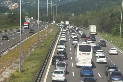 Anadolu Otoyolu'nun Bolu geçişinde trafik yoğunluğu