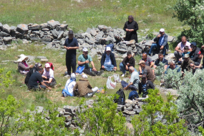   40 yıldır kullanılmayan tarihi yayla yolunu tekrar yürüdüler