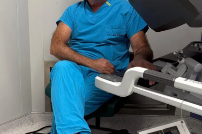 Türk doktor, dünyanın gözü önünde canlı ameliyat yapacak