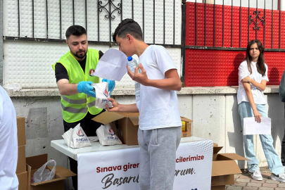  Sincan Belediyesi’nden LGS'ye giren öğrencilere ve velilere ikram 