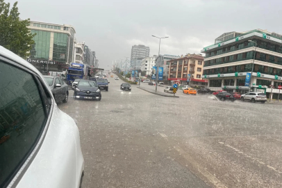 Ankara'da dolu ve sağanak hayatı olumsuz etkiledi / Ek fotoğraflar