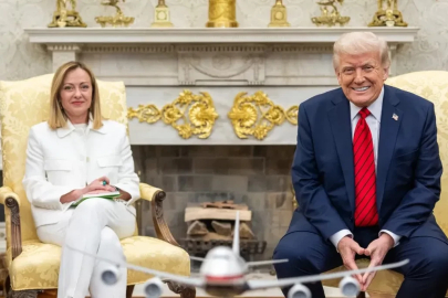Trump'tan Meloni'ye 'fotoğraf' göndermesi: Oy oranlarını yükseltmek için tekrar arkadaş olmak istiyor
